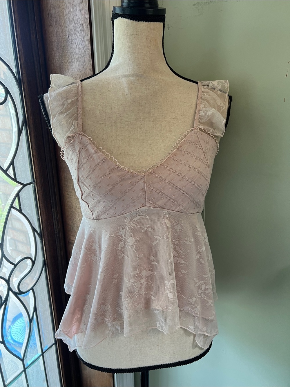 Delicate Pink Lace-Trim Floral Peplum Camisole